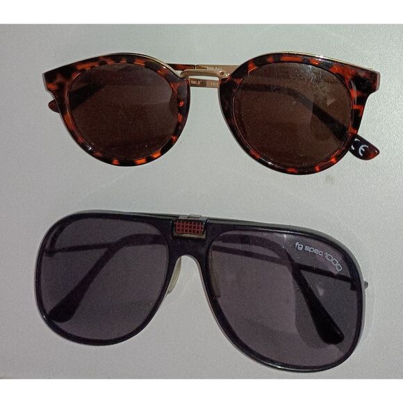 Unbranded Sunglasses: Two pairs of stylish Sunglasses - Adult Size - Picture 1 of 2